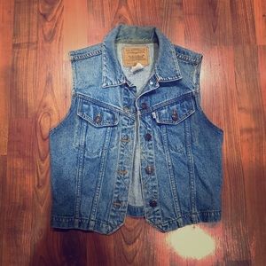 Levi jean vest